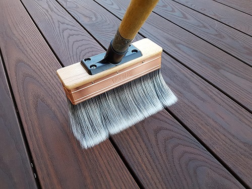 Deck-boss-ultra-fast-deck-oiling-brush
